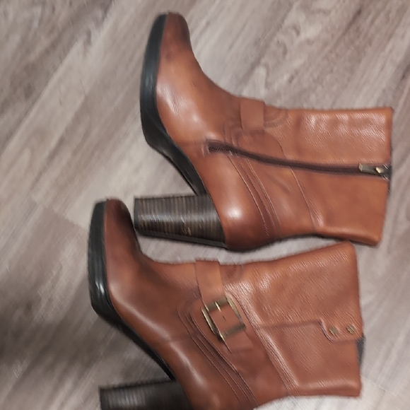 Clarks Chestnut Heeled Boots - Picture 8 of 10